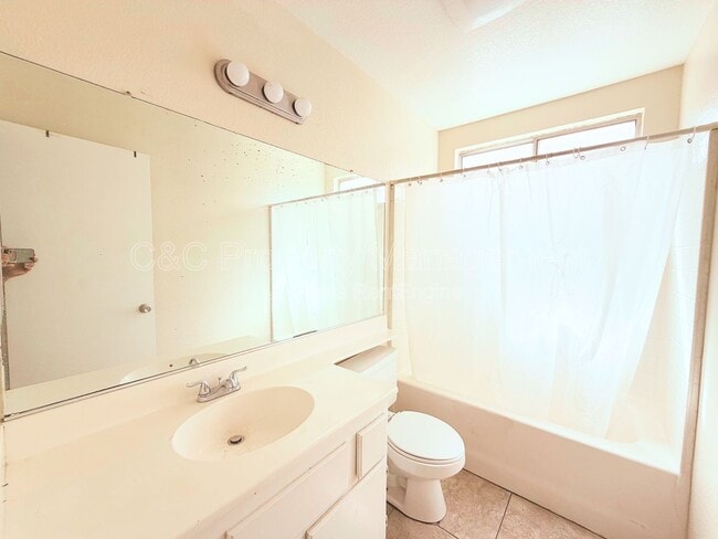 Building Photo - 13489 Monterey Way