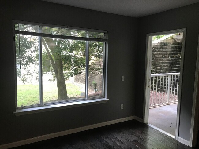 Building Photo - 1511 Graduate Ln
