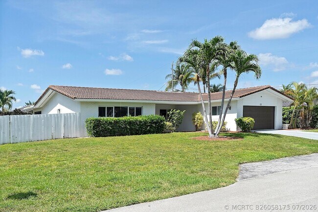 Building Photo - 2910 NE 40th Ct