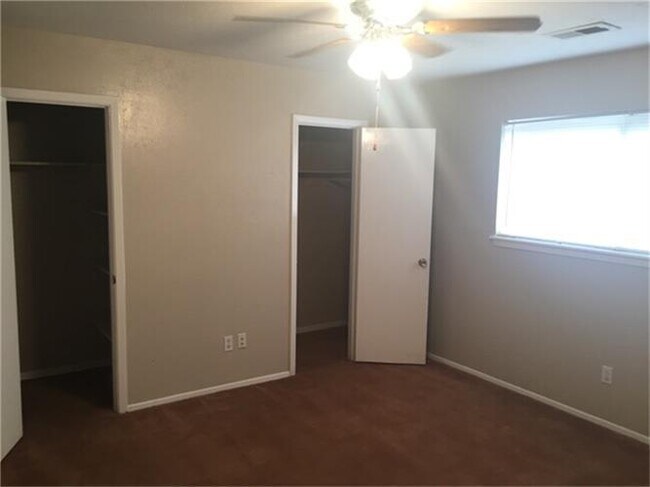 Building Photo - Home For Rent