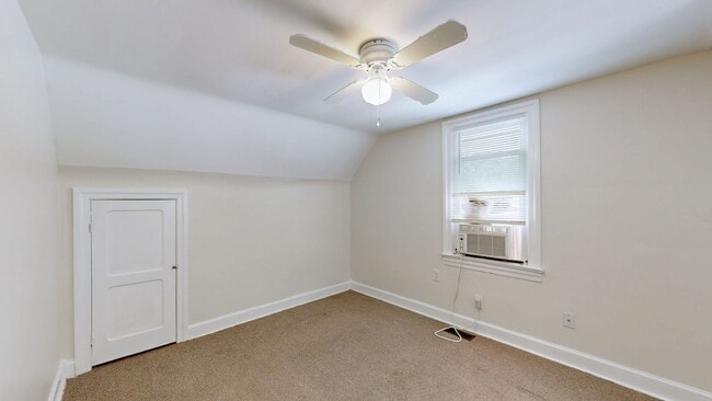 Building Photo - Newly Renovated 2 Bed/1 Bath Home in Camp Taylor