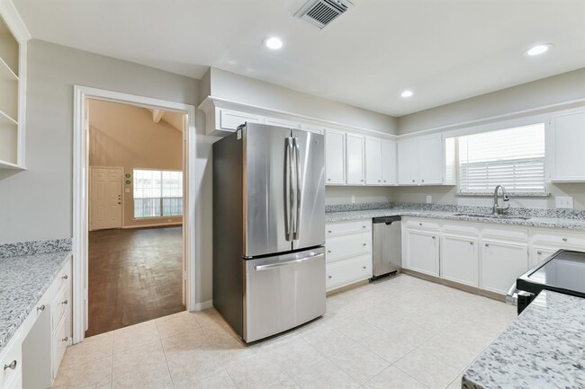Building Photo - 1710 Pine Gap Dr