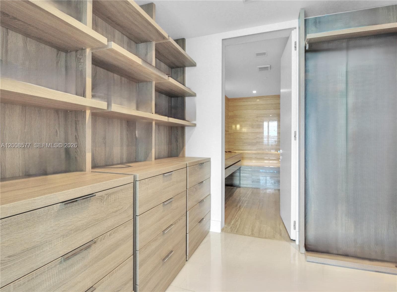 Building Photo - 18975 Collins Ave