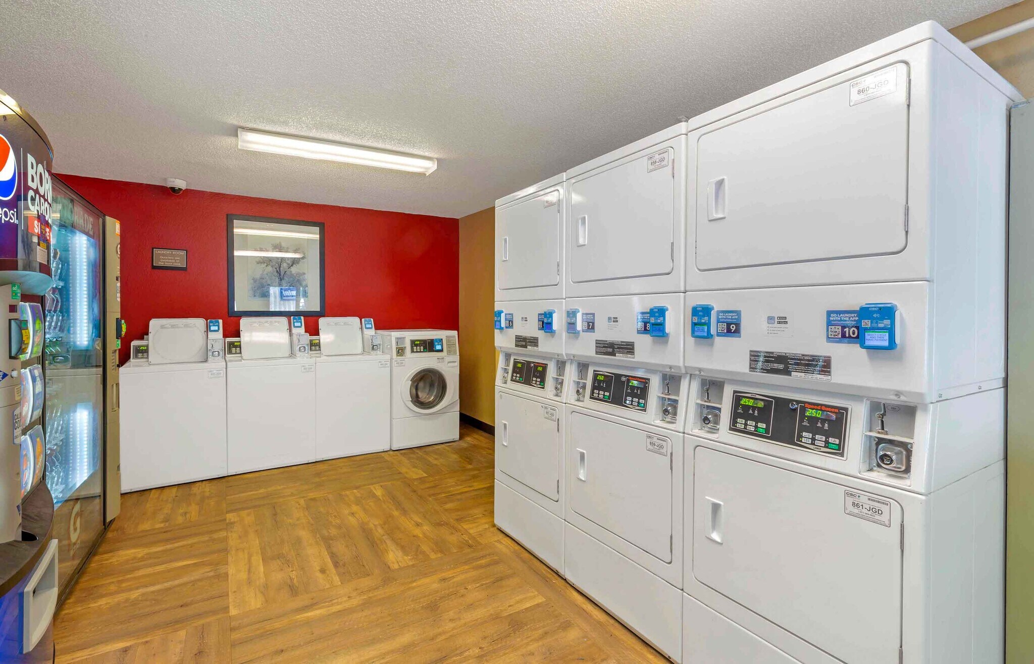 Building Photo - Furnished Studio-Greensboro - Wendover Ave. - Big Tree Way