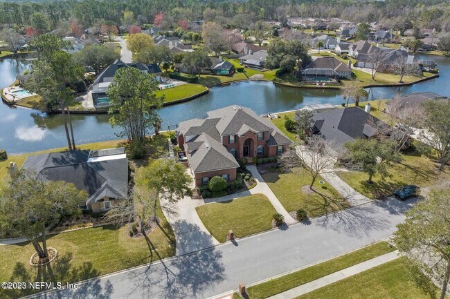 Building Photo - 3826 Reedpond Dr N