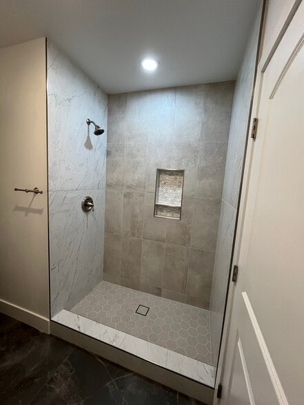 Building Photo - 9411 Burke St