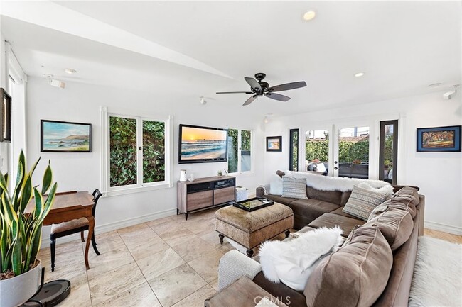 Building Photo - 875 Coast View Dr