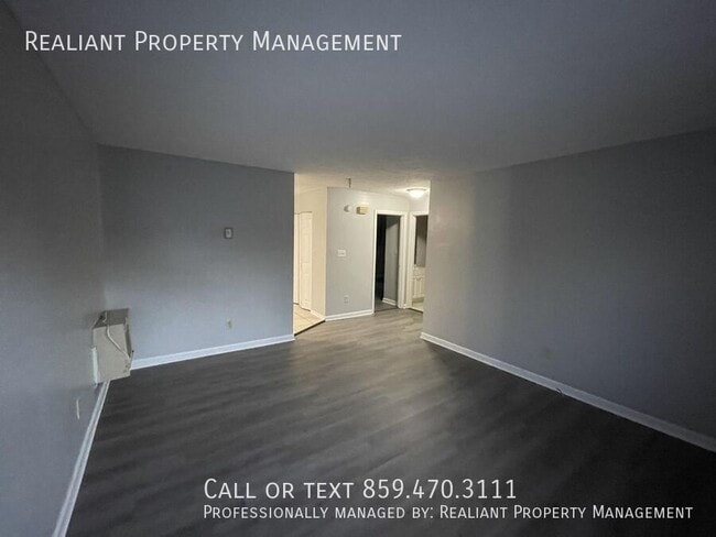 Building Photo - 215 Green St