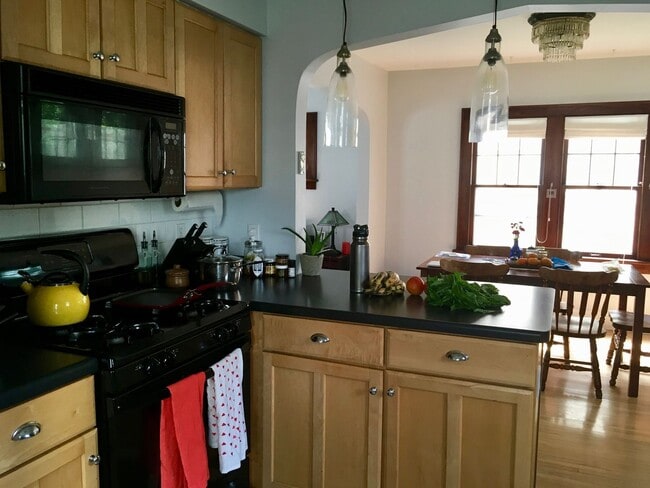 Building Photo - NORTHEAST HOME FOR RENT