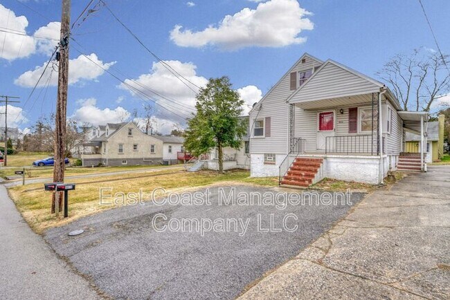 Building Photo - 9616 Mason Ave