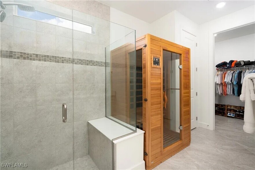 Yes, there is a sauna - 15551 Northridge Rd