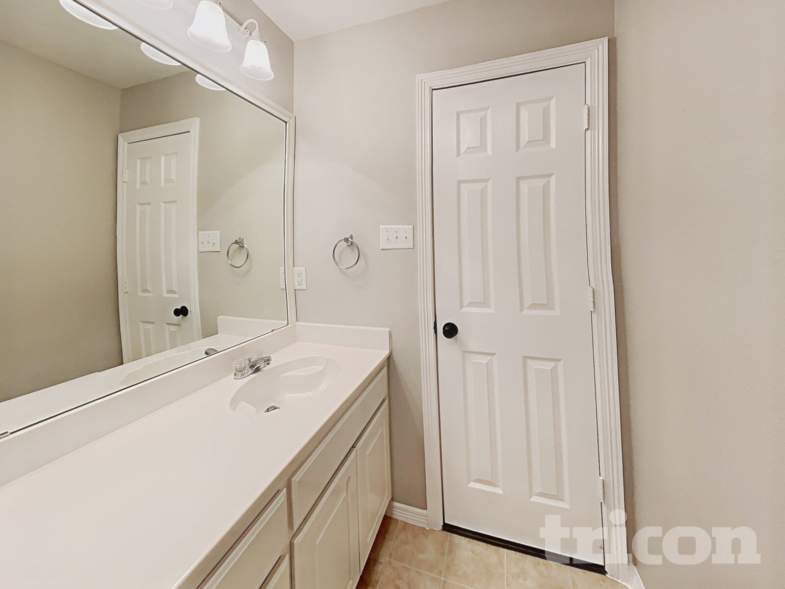 Building Photo - 5004 Saddlehorn Dr