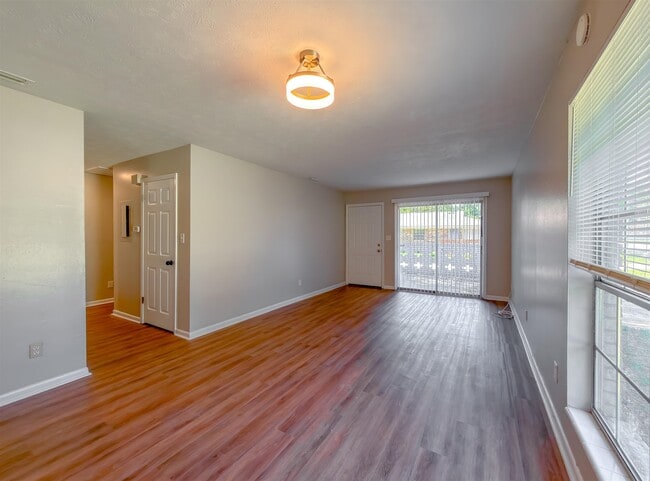 Building Photo - 2402 Atlas Rd