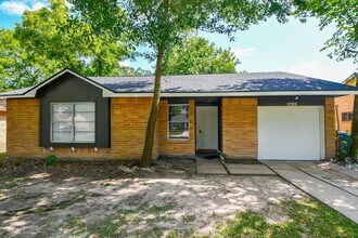 Building Photo - 5709 Arthington Ave