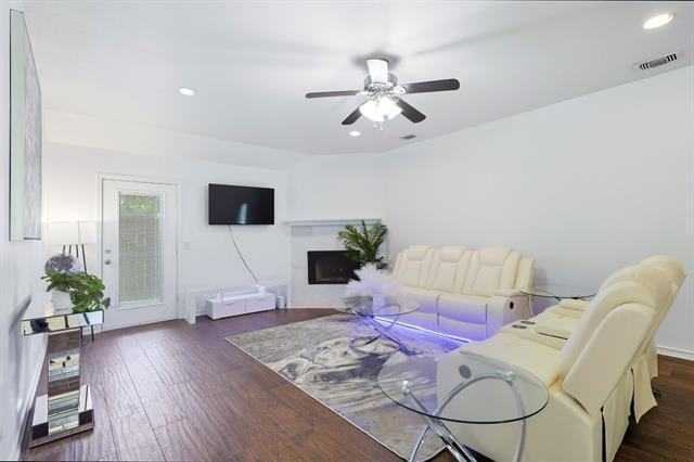 Building Photo - 1507 River Hill Dr