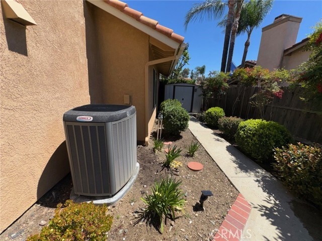 Building Photo - 39495 7 Oaks Dr