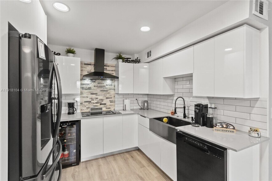 Building Photo - 8089 SW 18th Ct