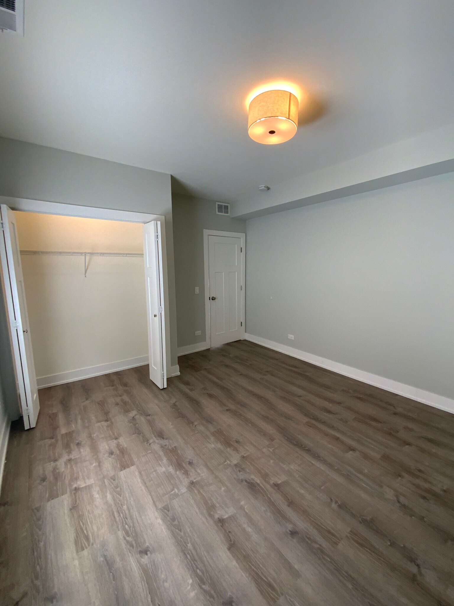 Building Photo - 1143 Maple Ave