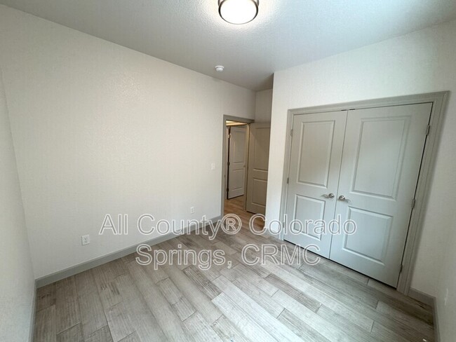 Building Photo - 542 Brecken Ct