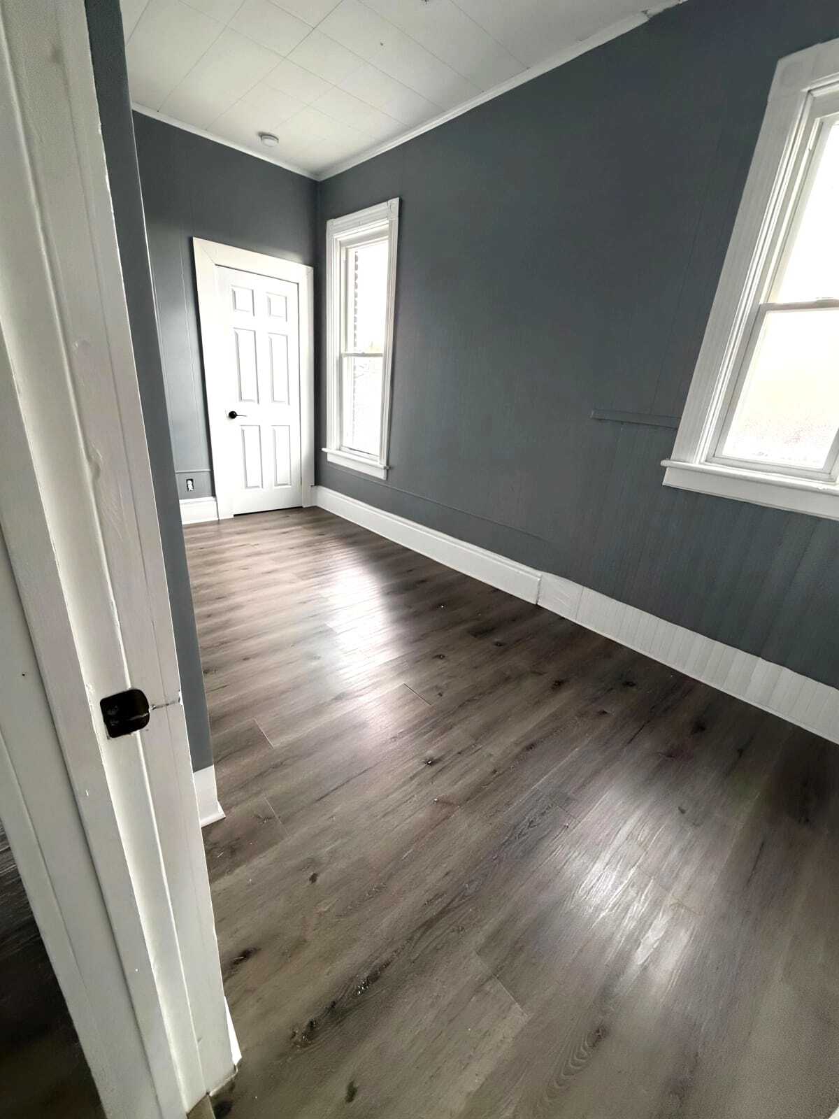 Building Photo - 204 1st St