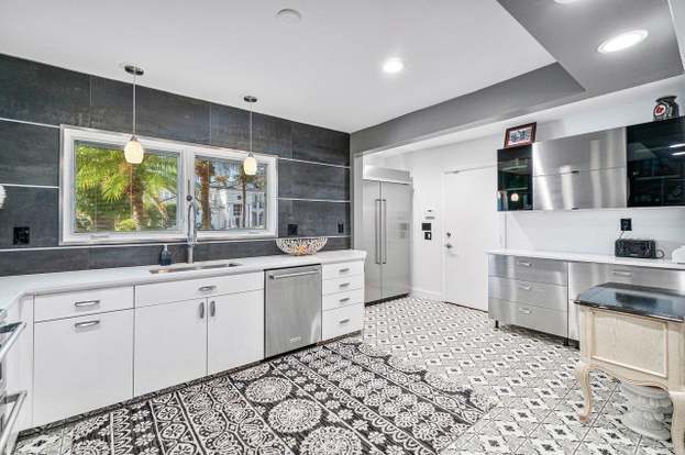 Building Photo - 2700 Spanish River Rd