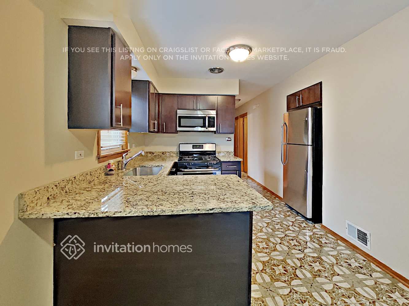 Building Photo - 6447 W 63rd Pl