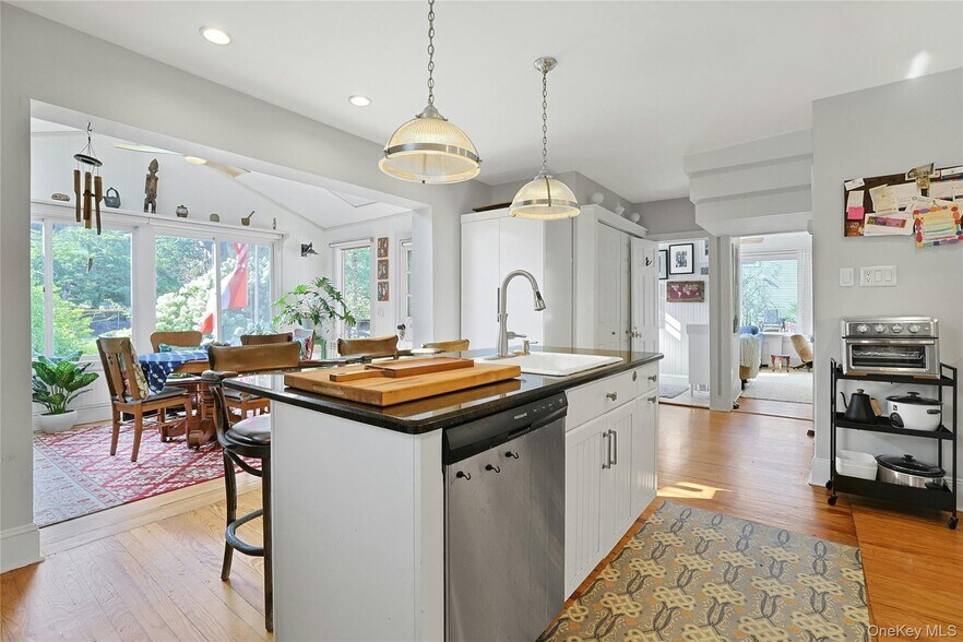Building Photo - 351 Piermont Ave