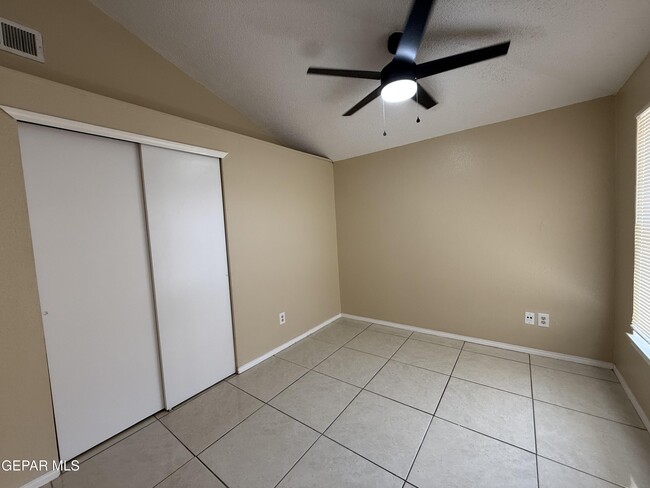 Building Photo - 1524 Greg Powers Dr