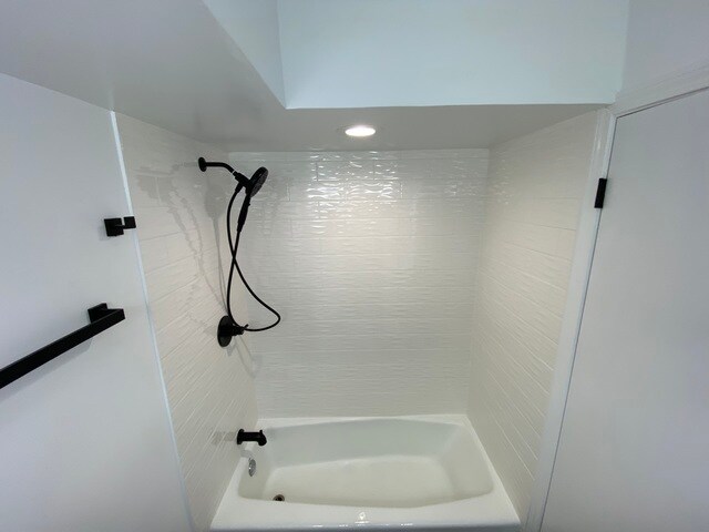 Building Photo - 1455 W Fullerton Ave