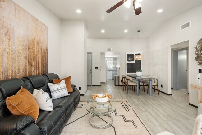 Building Photo - 15402 N 28th St