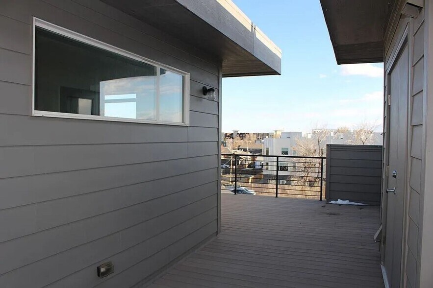 Building Photo - 3265 W 17th Ave