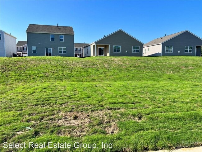 Building Photo - 5 br, 3 bath House - 106 Meadow View Drive