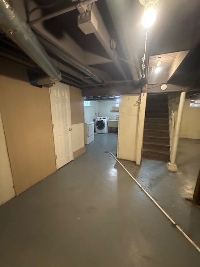 Building Photo - Charming 3-Bedroom Home Near Kenosha Dream Park