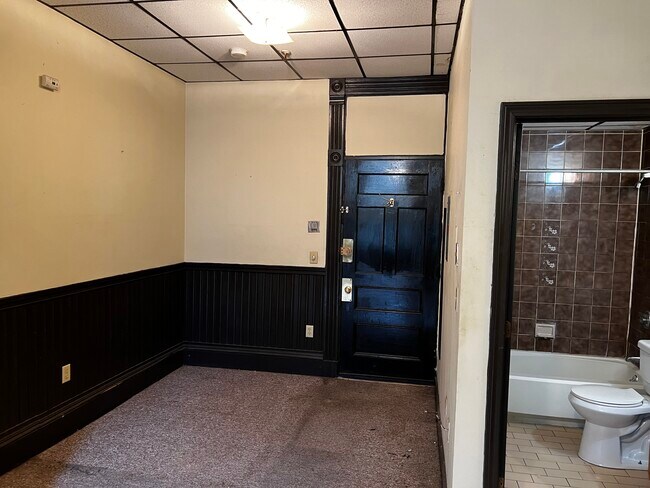 Building Photo - 153 Main St