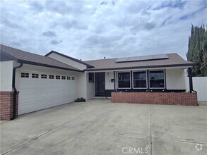 Building Photo - 527 N San Antonio Ave