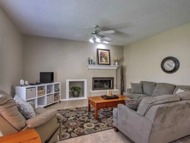 Building Photo - 4009 E 88th St