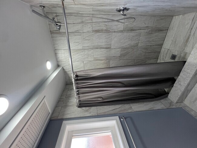 Building Photo - 4148 W 87th St