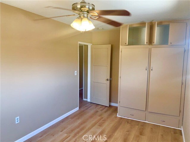 Building Photo - 550 N Valencia Pl