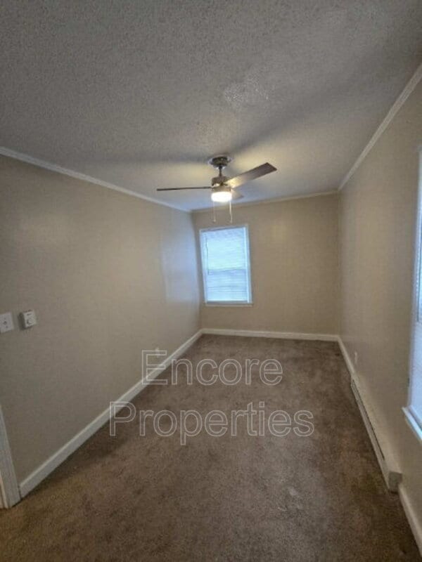 Building Photo - 402 Shaw St