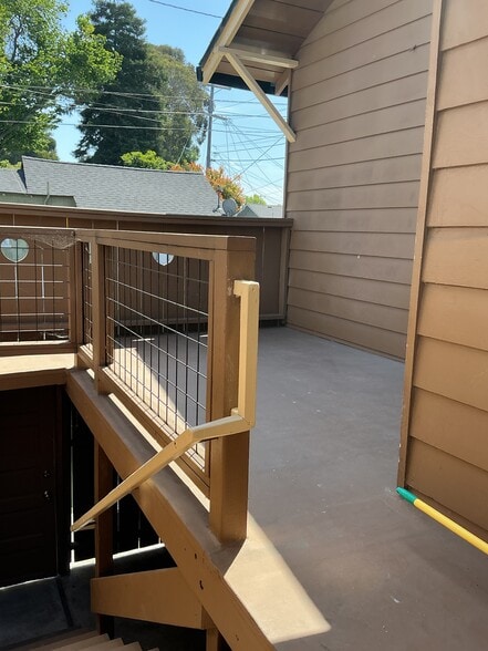 Patio - 1046 48th St