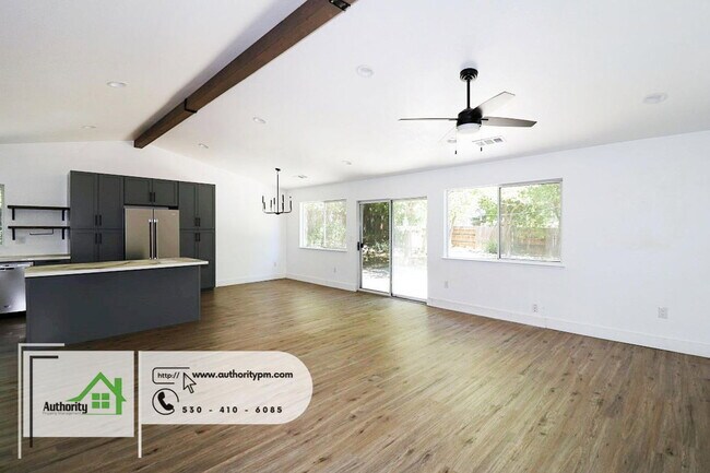 Building Photo - 2151 Hemingway St
