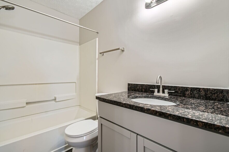 Building Photo - 6168 Fortin Ct