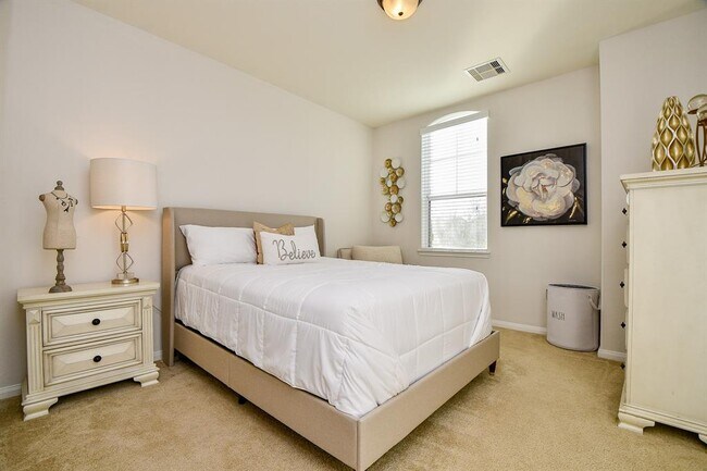 Building Photo - 3515 Summer Ranch Dr