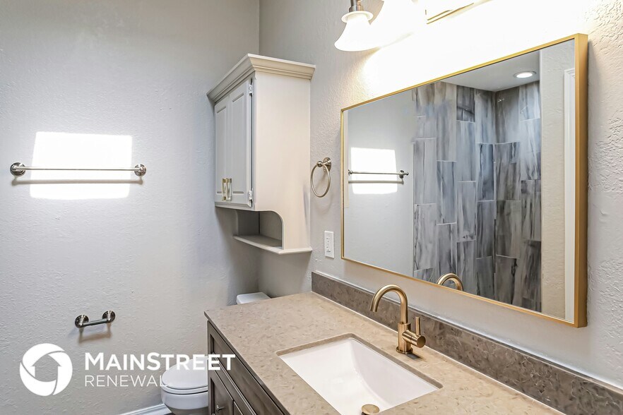 Building Photo - 3004 SW 124th St