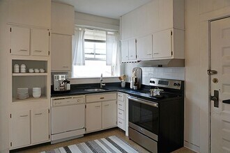 Building Photo - 8/1 Sunny, renovated 3BR right in Porter Sq!