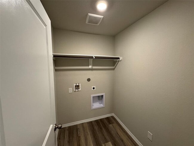 Building Photo - 209 Blanco Dr