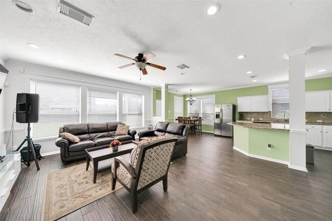 Building Photo - 5522 Brookhollow Oaks Trail