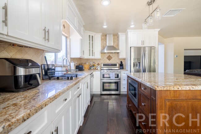 Building Photo - 3770 Dunbarton Way