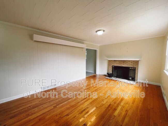 Building Photo - 11 Edgewood Rd S