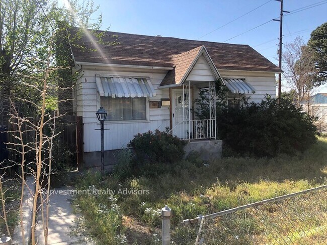 Primary Photo - 2 bed 1 bath Basement Apartment in Sandy!